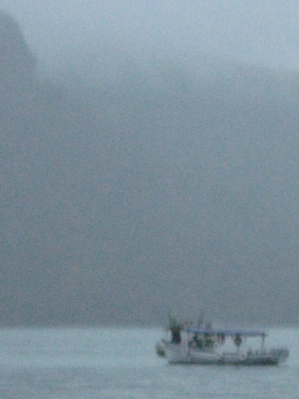 [barco+na+tempestade.JPG]