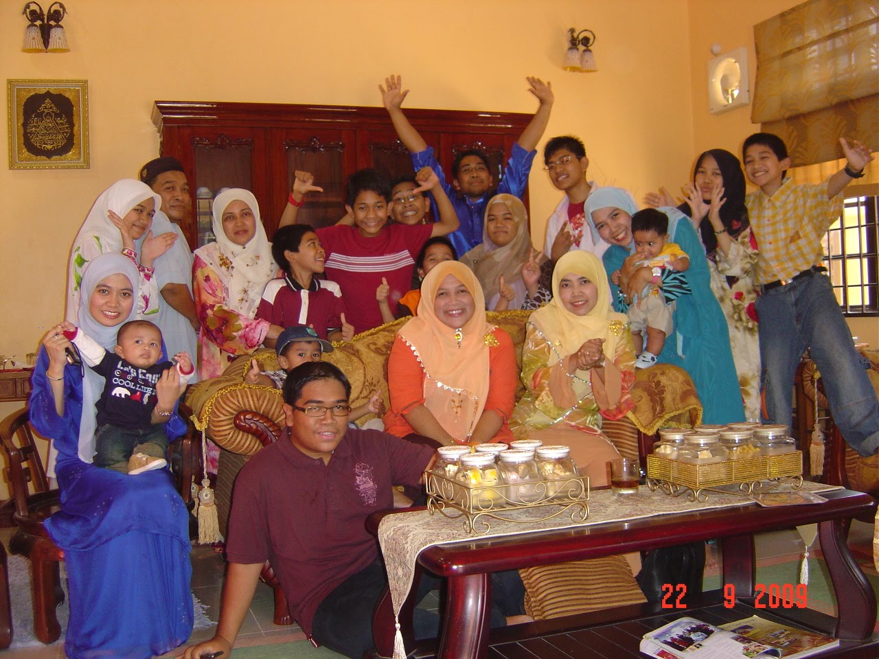 [best+family+pic.JPG]