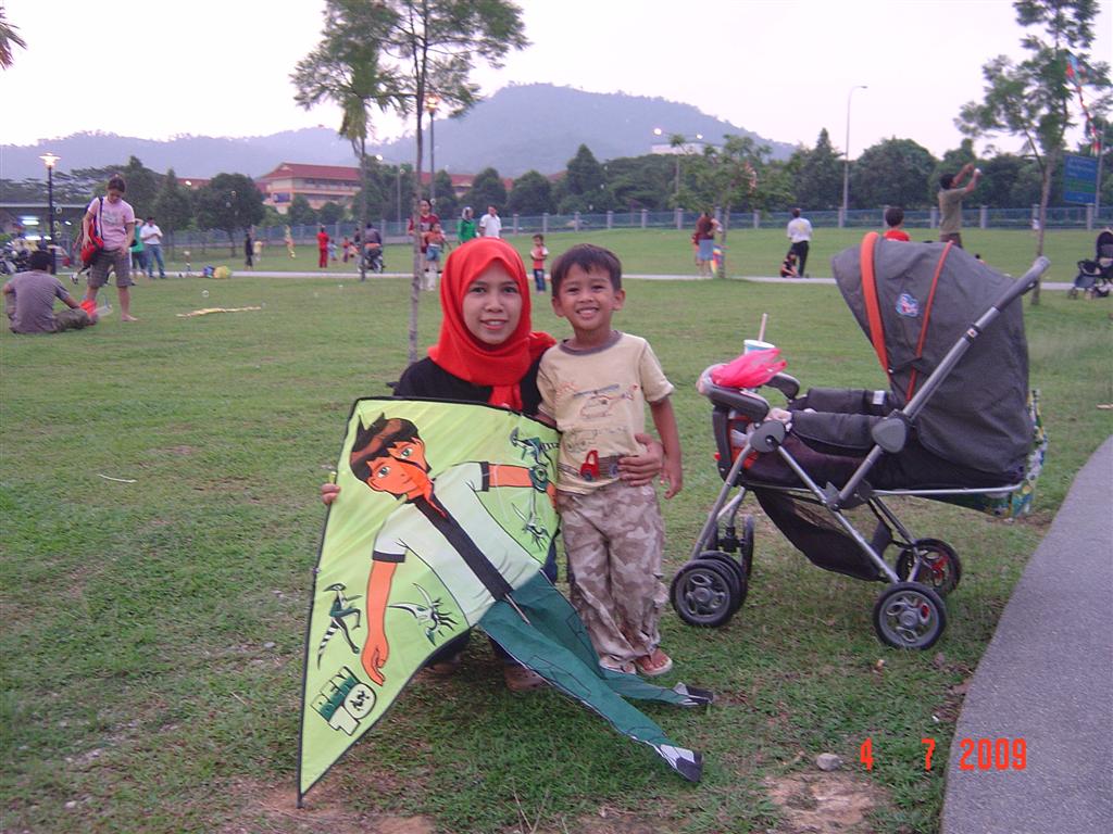 [layang2+050+(Large).jpg]