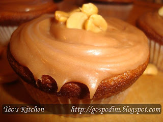 Muffins cu unt de arahide