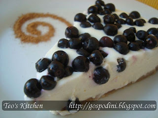 Tarta cu branza si afine