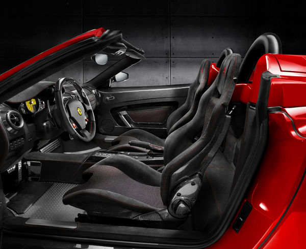[Ferrari-Scuderia-Spider-16M-6.jpg]