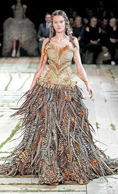 Bang Bang Fashion: Alexander McQueen SS11: One with Nature