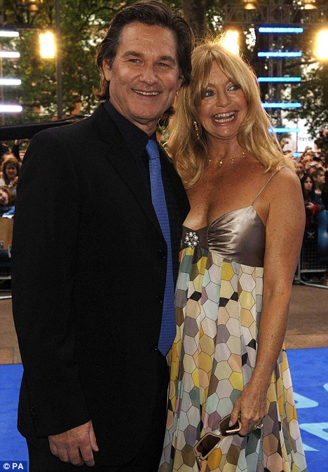 [article-1112385-04A5895A0000044D-130_468x673.jpg]