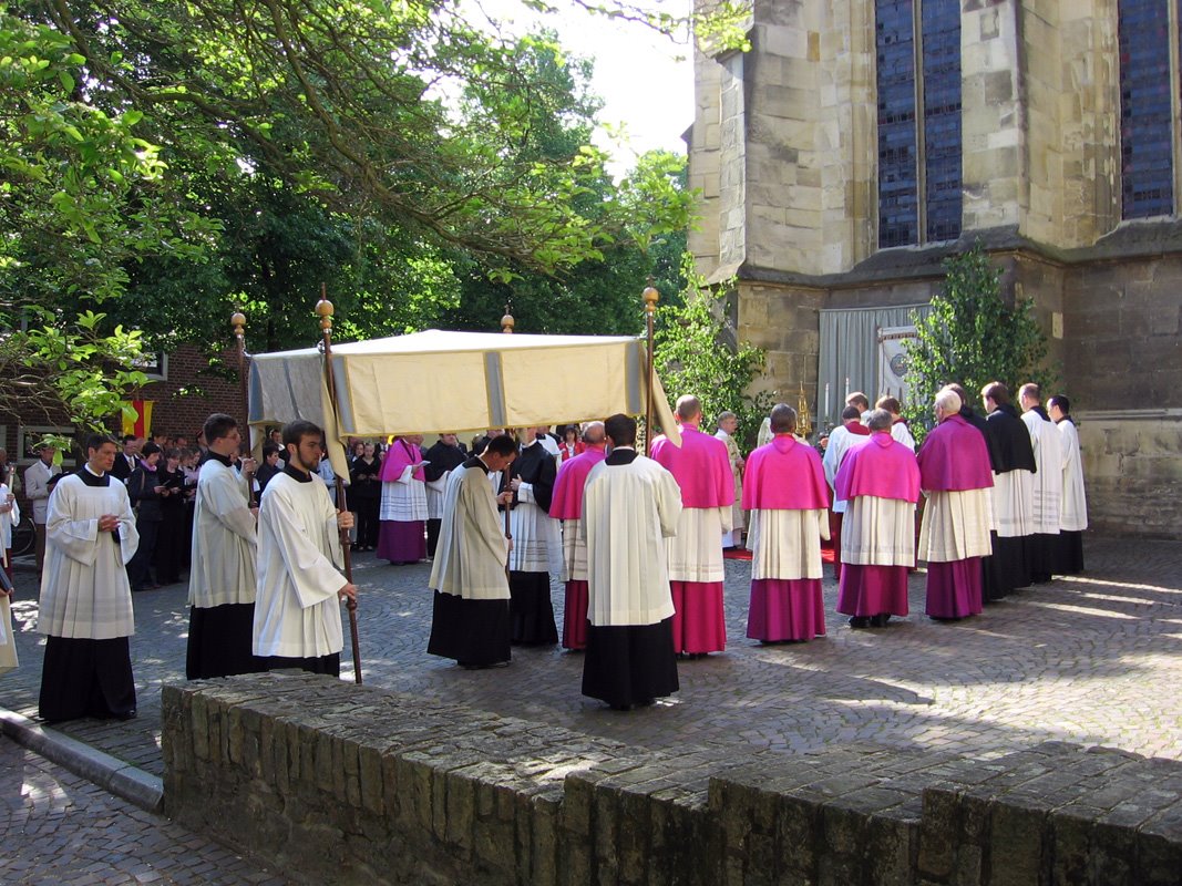 [The+First+Altar.jpg]