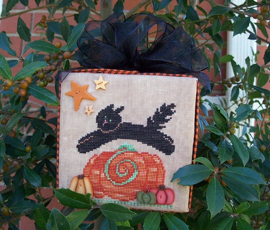 [Halloween+Exchange+with+Becky+2008+2.JPG]