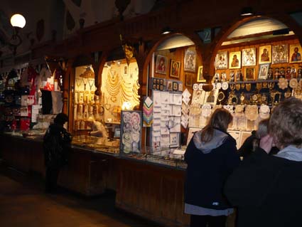 [Interior+Lonja+de+los+PaÃ±os.jpg]