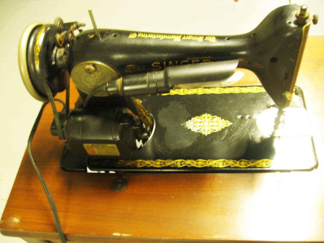 155 things 4 sale VINtage SINGER SEWING MACHINE