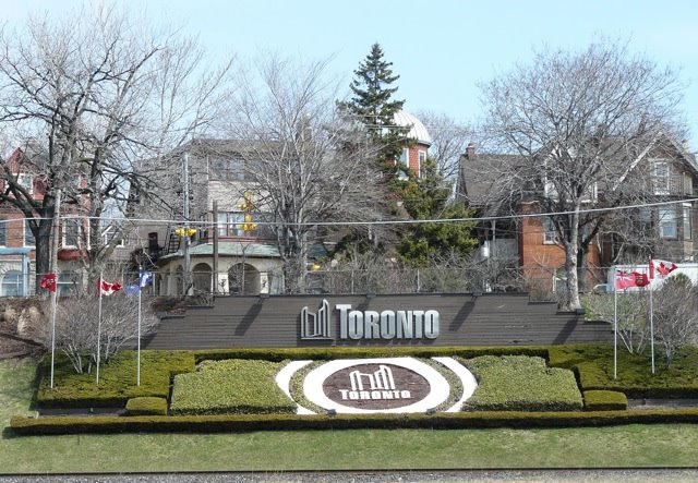 [urbanrepairsquad_apr09_before.jpg]