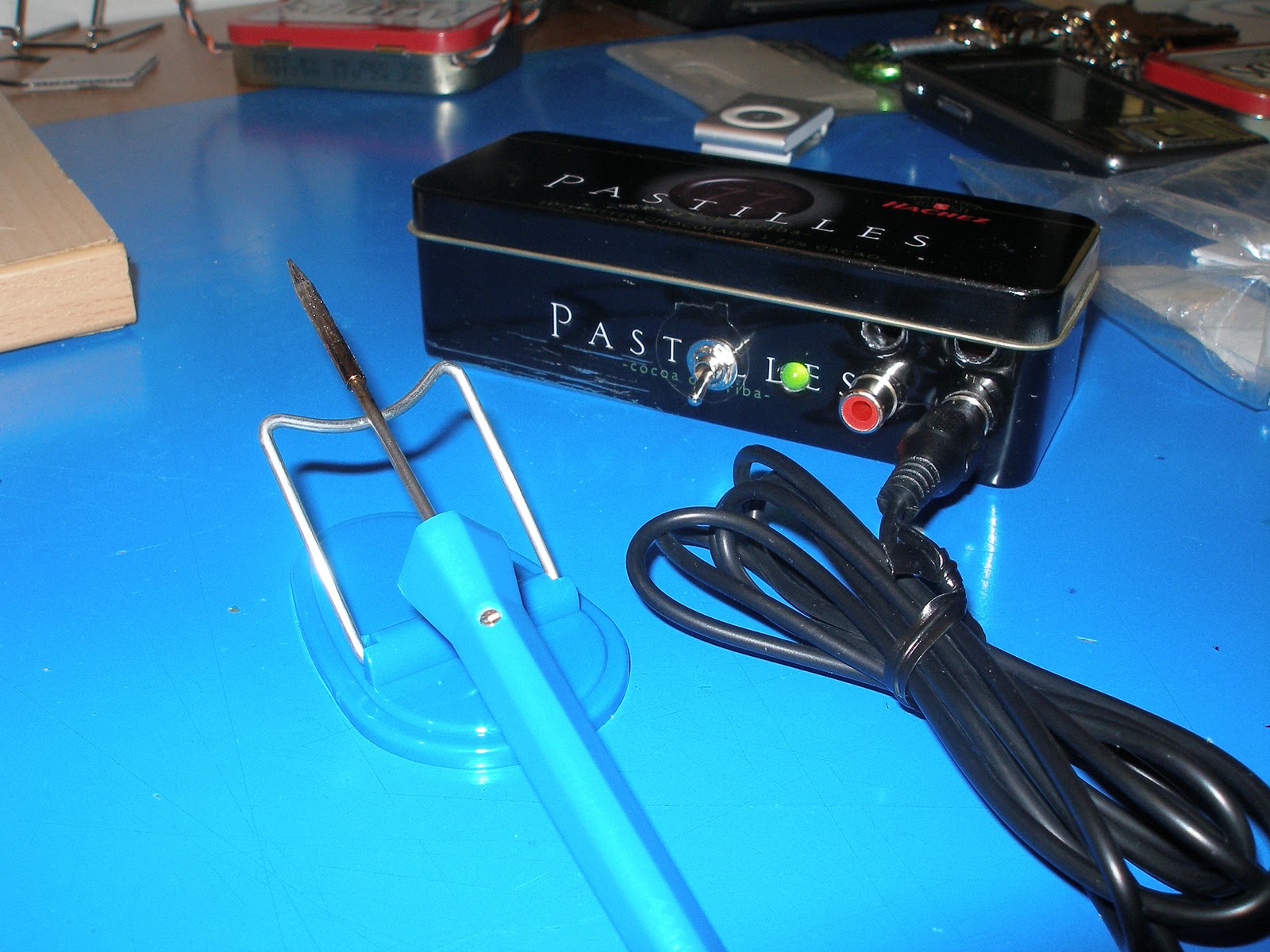 Legwinskij's Gadgets Tutorial Make your own 12V portable power supply for small soldering iron