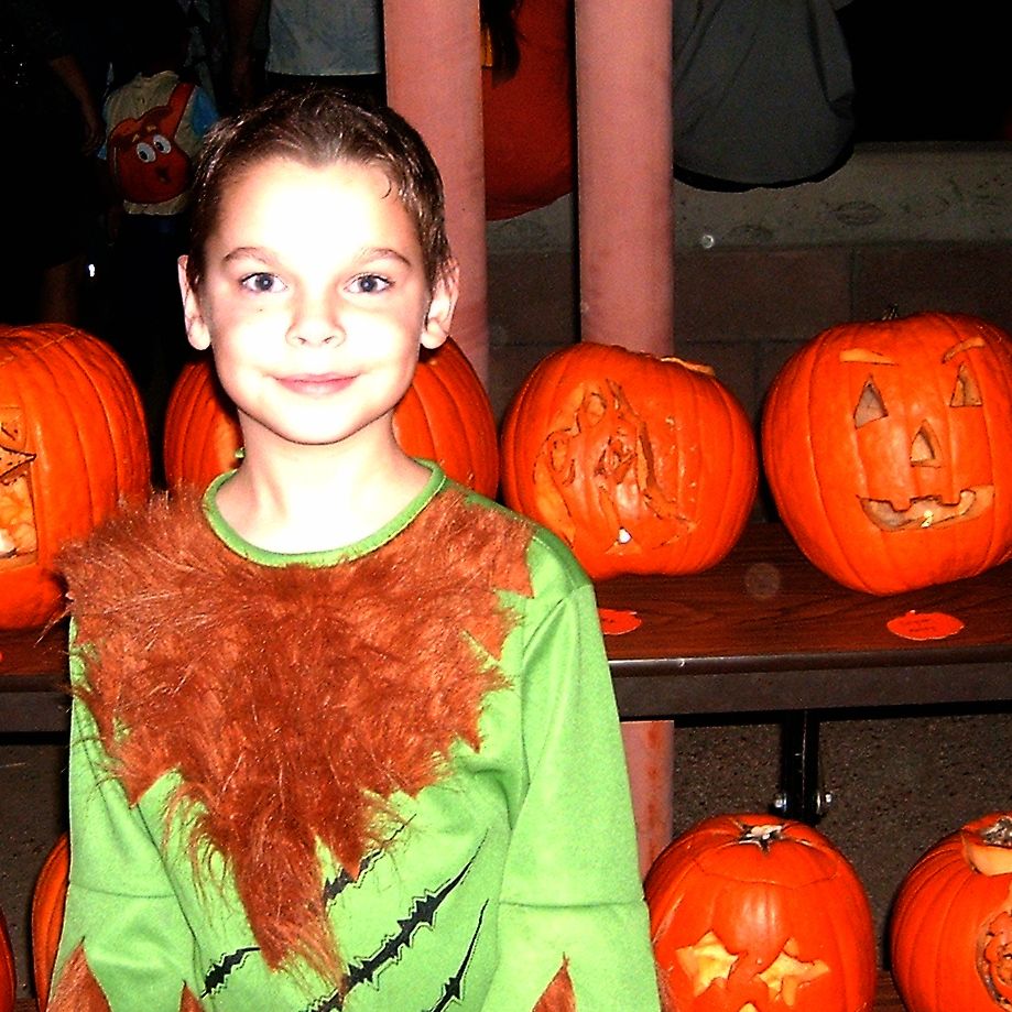 [Riley+halloween.jpg]