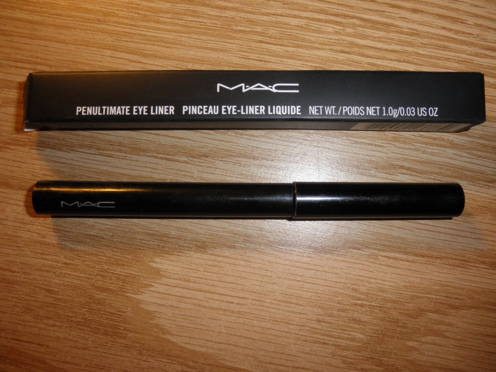 Make Me 101: Review: MAC Eye Liner