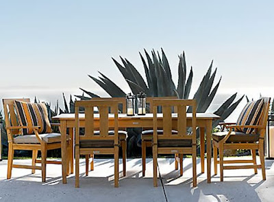 revista populares: Muebles de madera del patio comedor se ve muy bien