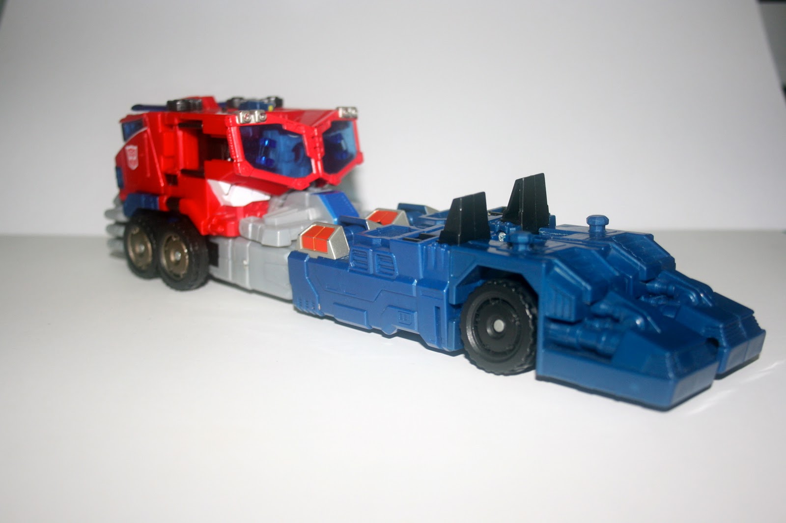 EL DRAGON DORADO TRANSFORMERS OPTIMUS PRIME TAKARA / HASBRO 2004