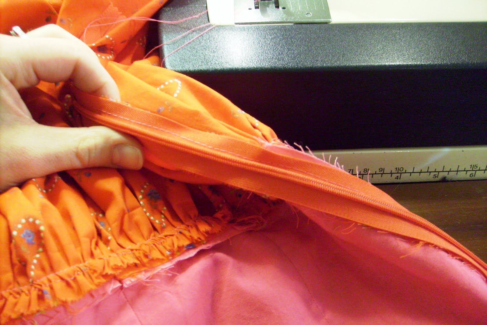 No tears, no tearing outInvisible zipper tutorial / Create / Enjoy