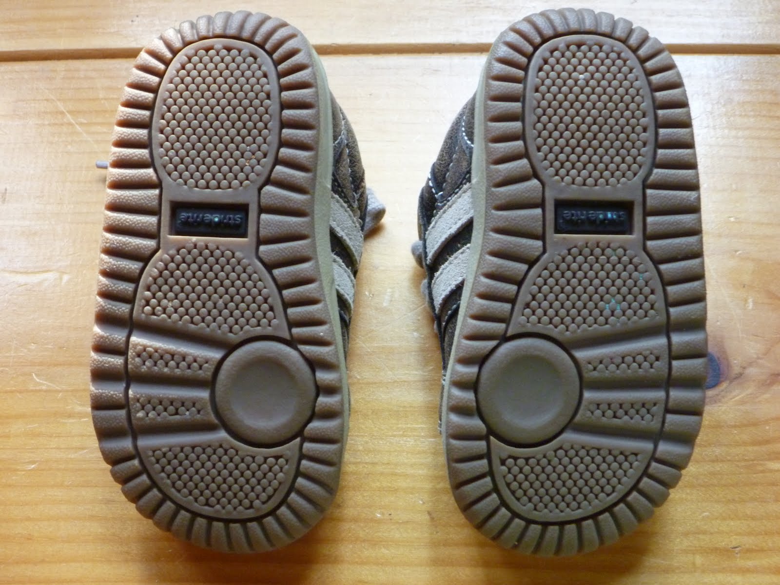 selling some stuff: Boys Stride Rite 5.5 XW shoes