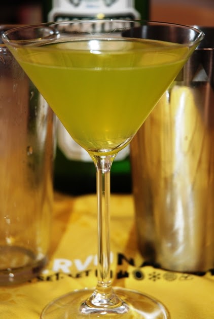 La Piccola Casa: Il cocktail del sabato: la del appletini un martini con succo di mela