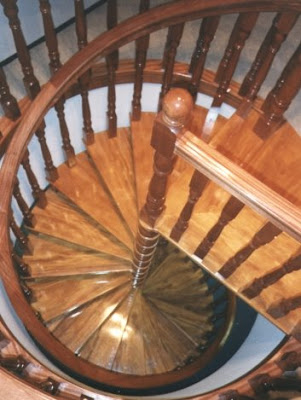 Escaleras y Barandas: Escaleras caracol