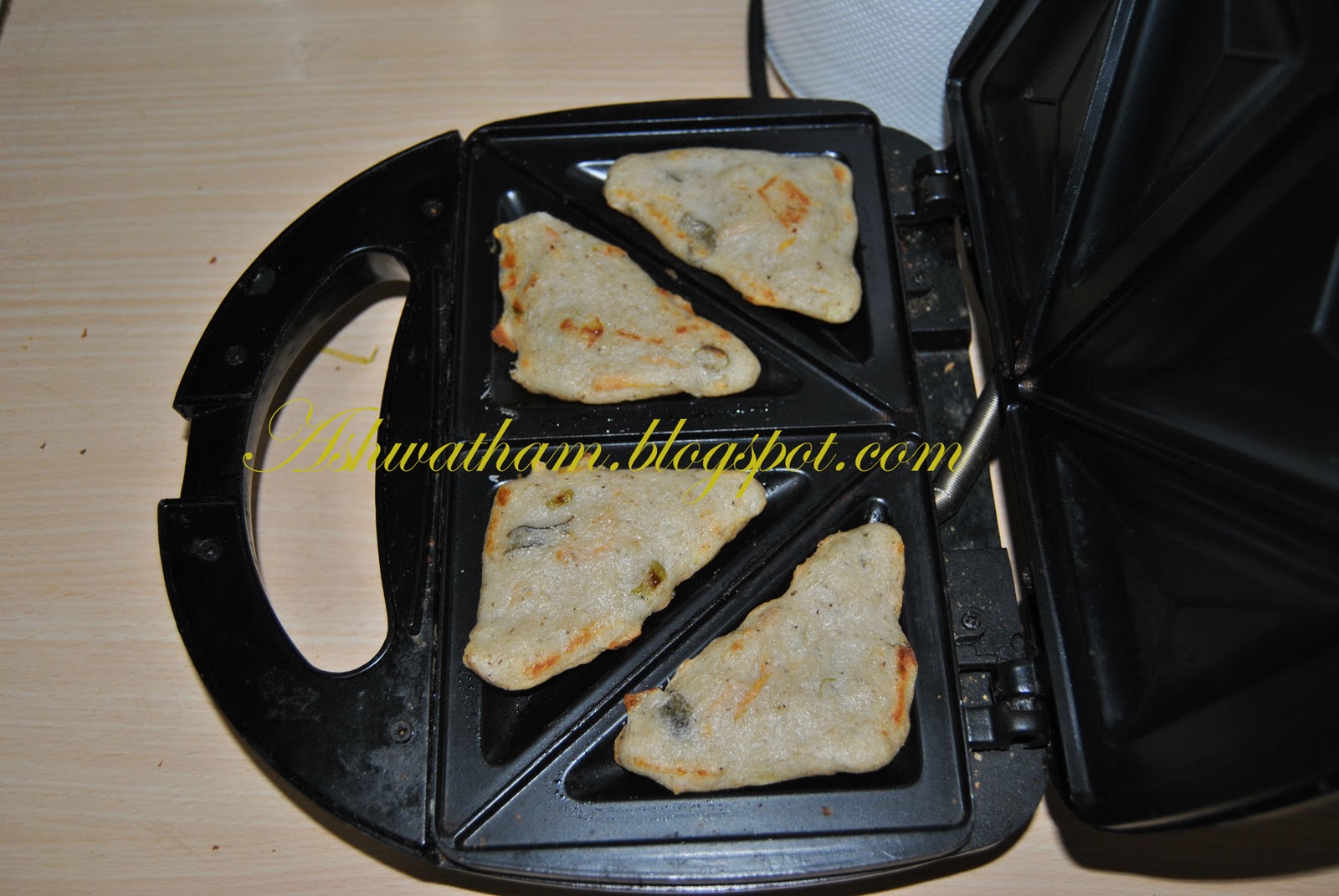 Ashwatham Uthappam / pancake in Sandwich maker
