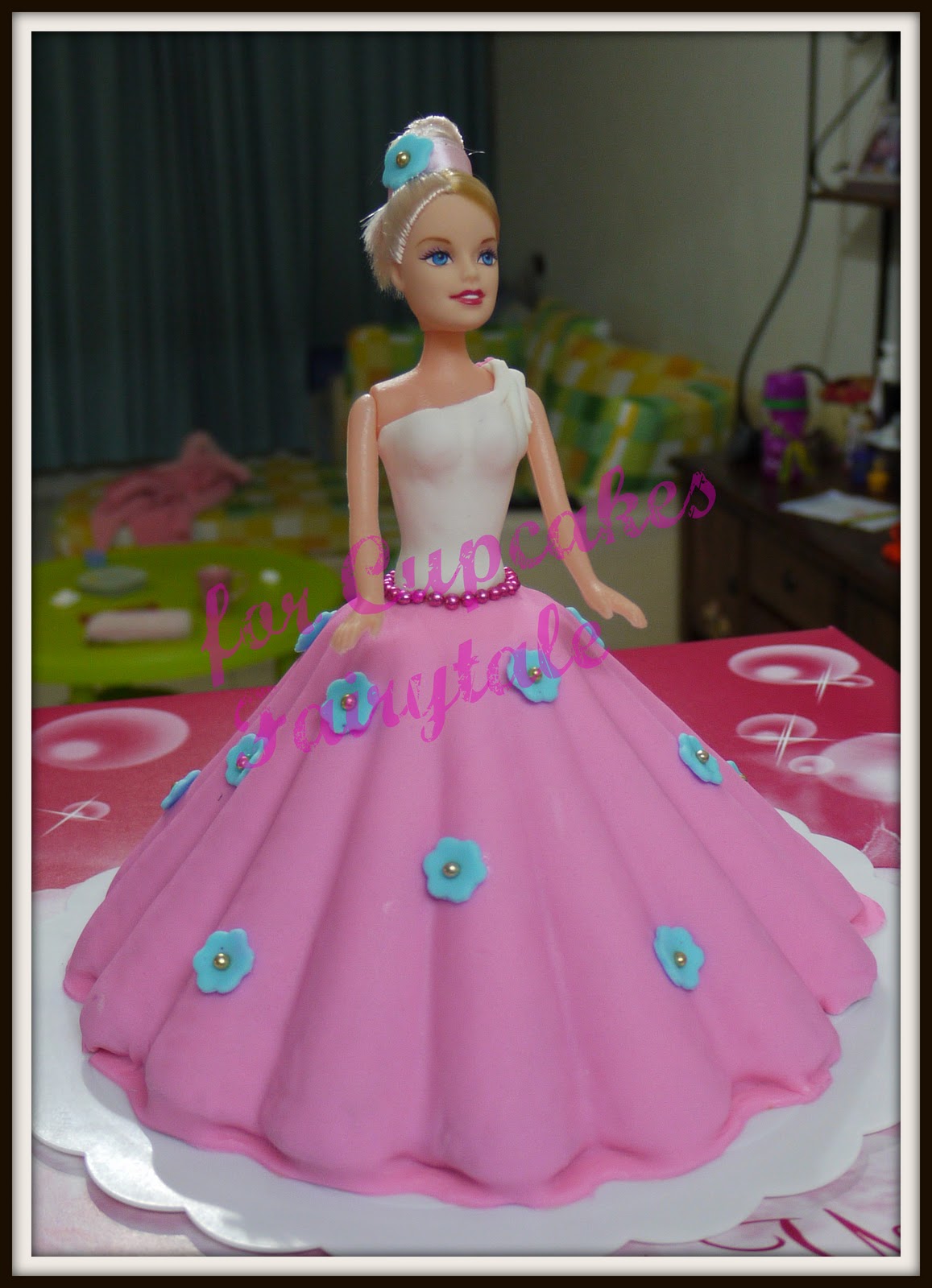 Cupcakes Fairytale ANGELICA'S 6TH BIRTHDAY PRINCESS CAKE