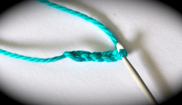 Foxs Lane: How to crochet ric-rac.