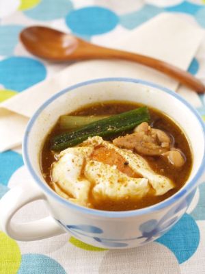 [091011-DashiEggCurrySoup.jpg]