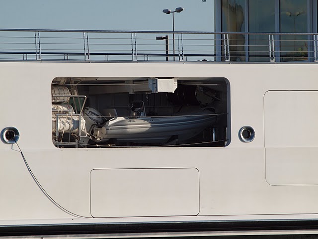 [TonyMelsPicsValenciaLEboat.JPG]