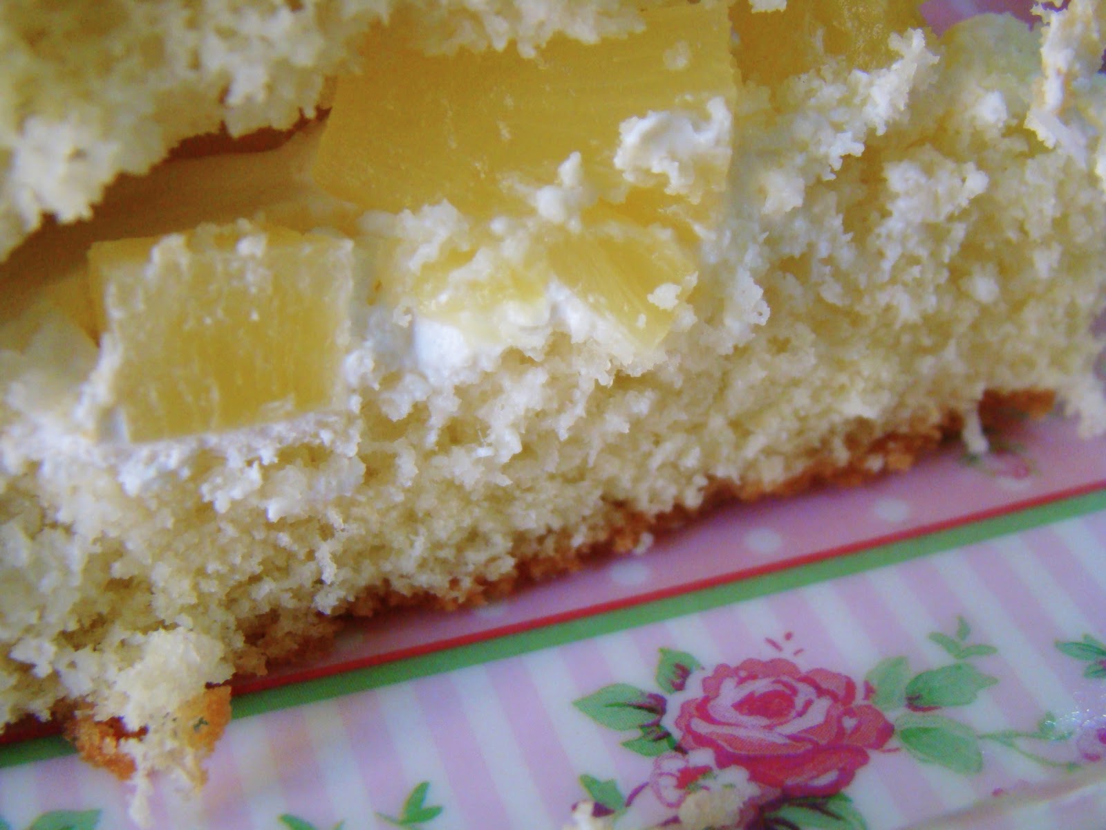 Me's SugarLane Story of a Pineapple Cake