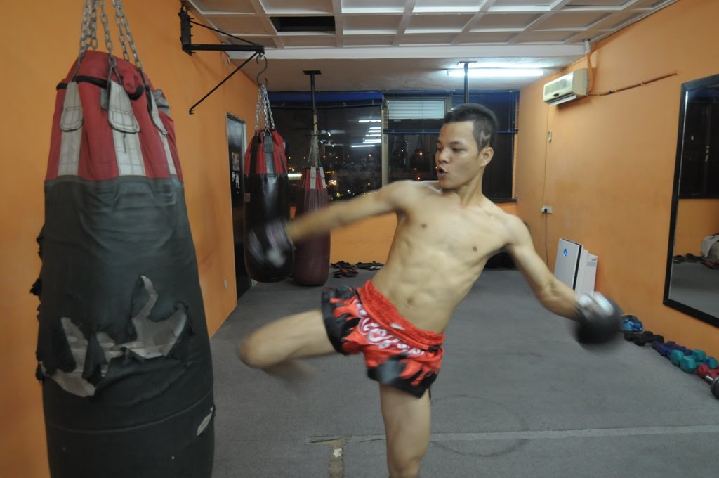 KIRSTY MUAY THAI FIGHT CLUB Conditioning Your Shins for Muay Thai