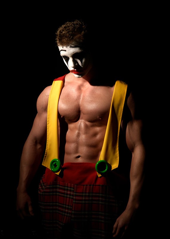 Female And Male BodyBuilding Wallpapers Gallery: Send in the Clown.