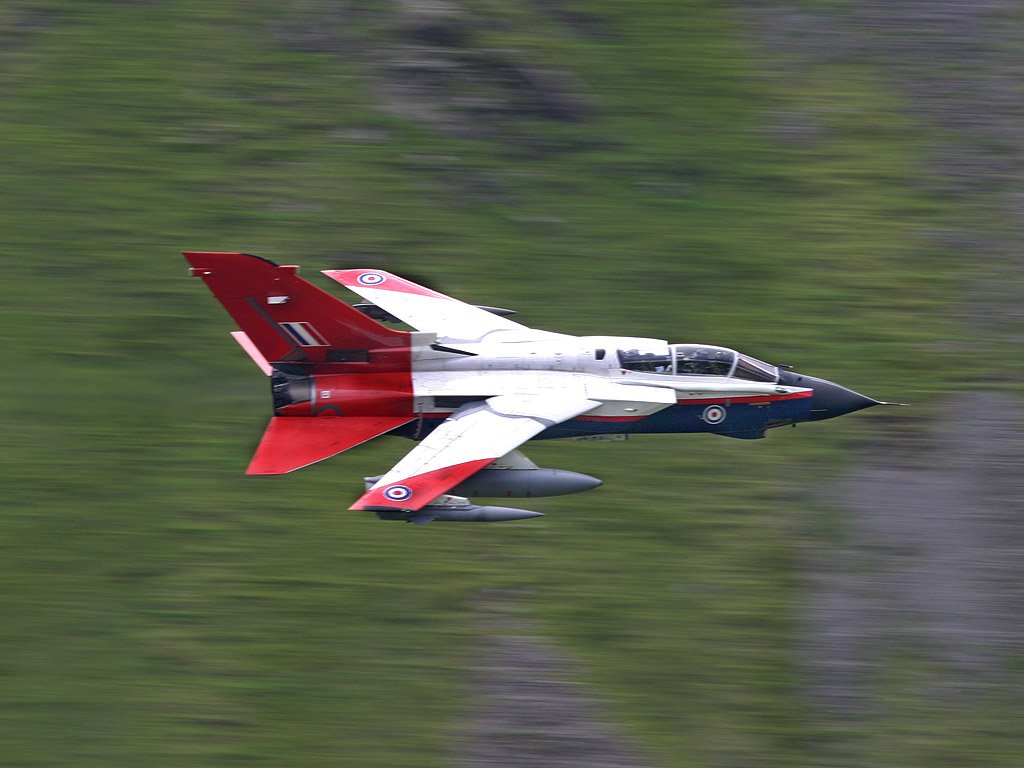 http://3.bp.blogspot.com/_hEeDlsg8wA4/TShOGrPOnfI/AAAAAAAAB6w/c7RwRRtRz_Y/s1600/fighter_jet-1211.jpg