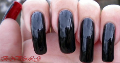black-nail-polish-and-lip-gloss-coffin-manicure