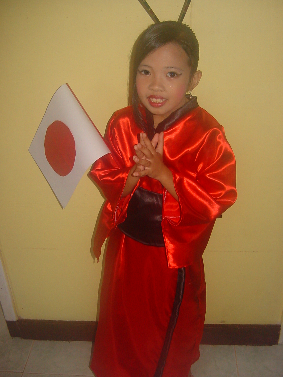 Friends are Friends Forever United Nation Costume for Mellow Yellow