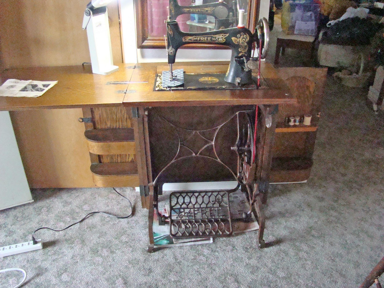 2knitwits My FREE Sewing Machine