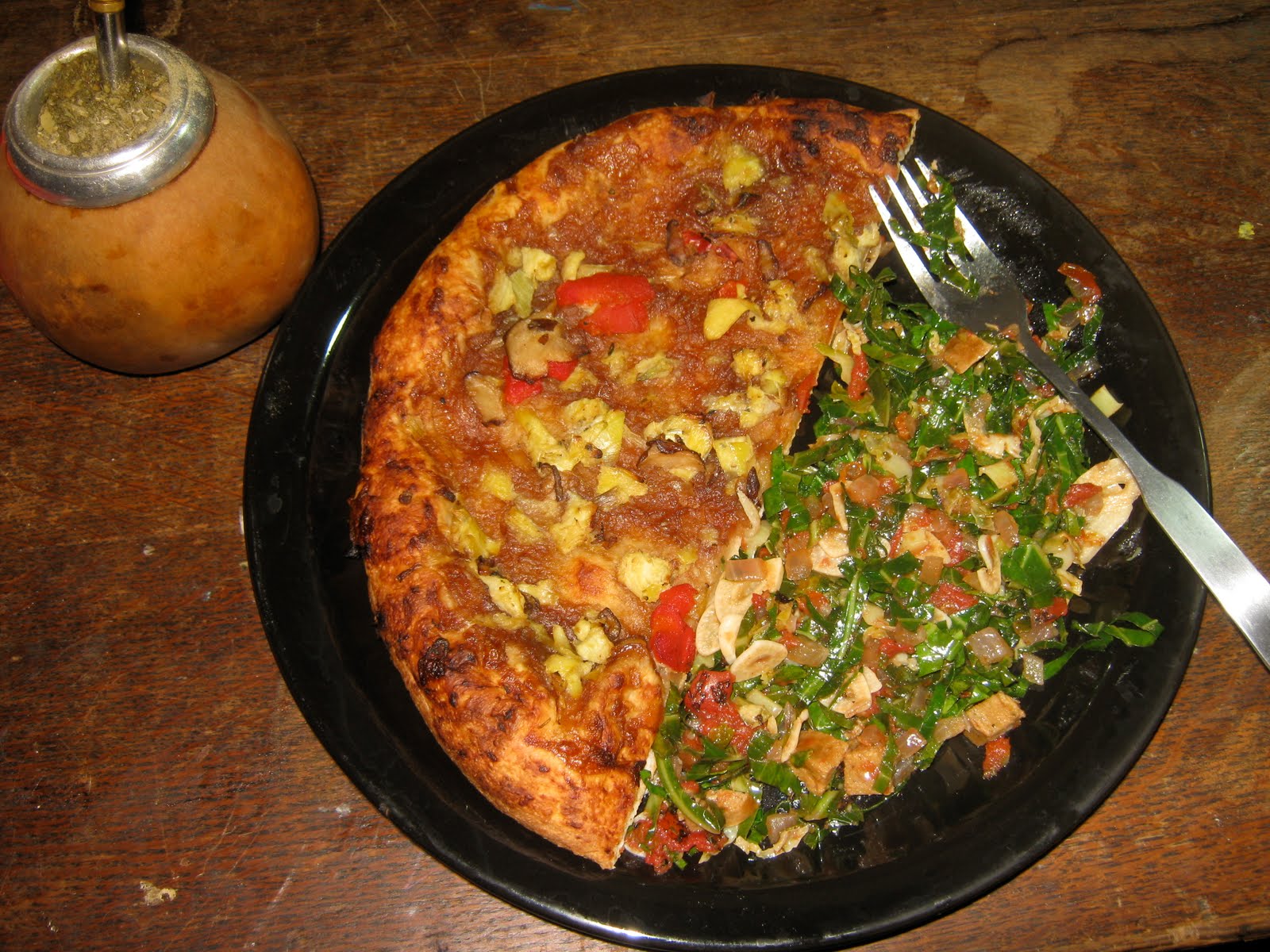 What do Vegans eat? artichoke mushroom pizza etc.