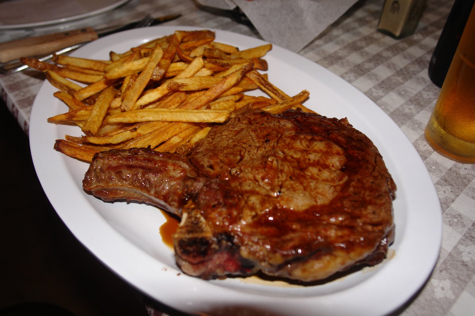 Bite and Booze Get Your Steak On at Doe's Eat Place