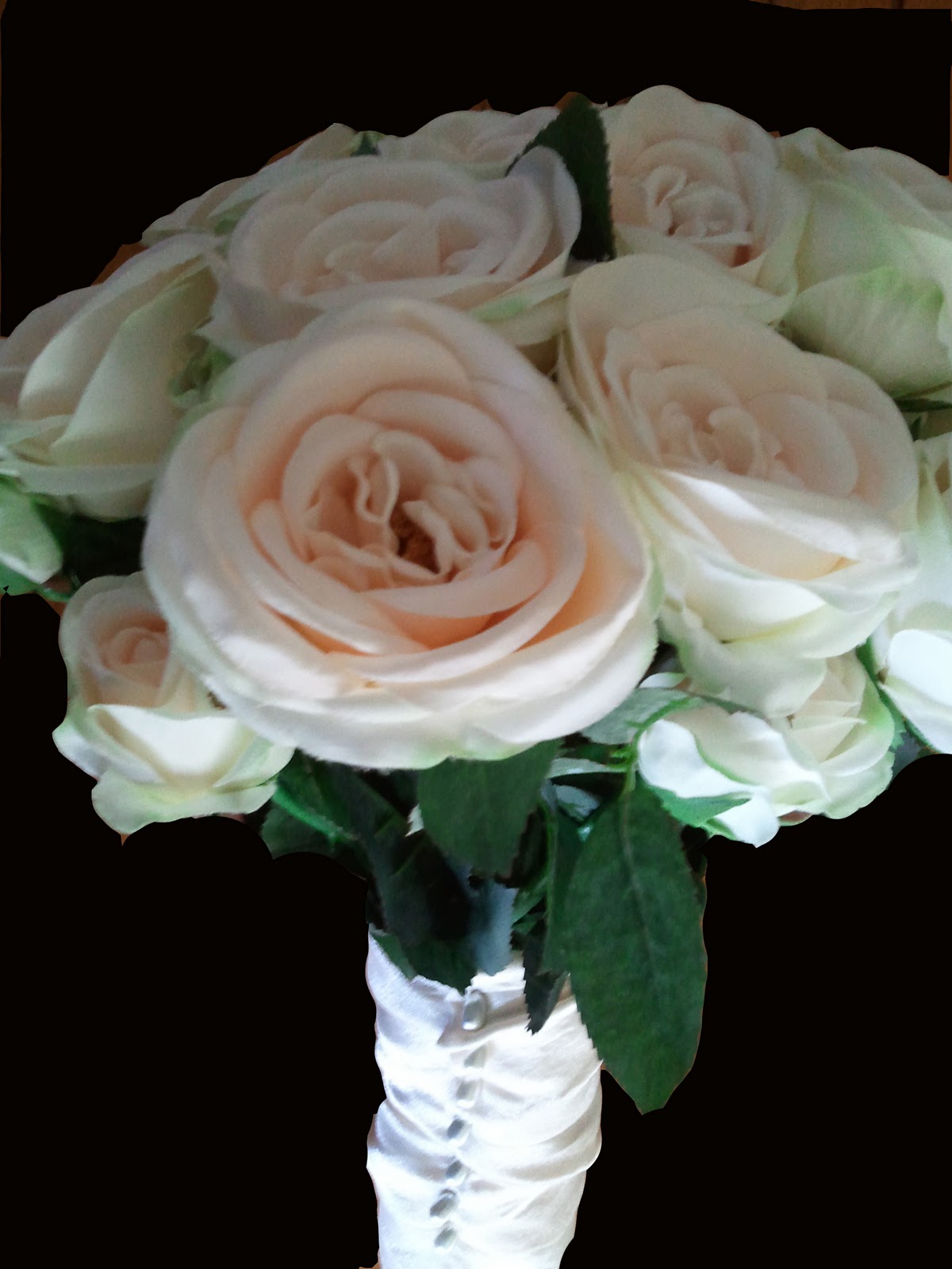 Lilies and Lace Weddings New Range of David Austin Roses Champagne