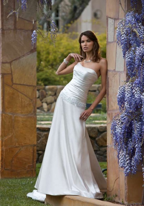 Gorgeous Bridal Dresses Presented by Essense of Australia 