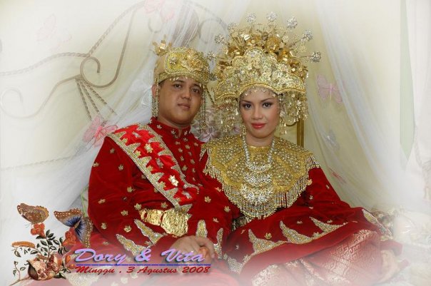 Indonesian Wedding Clothes Picture
