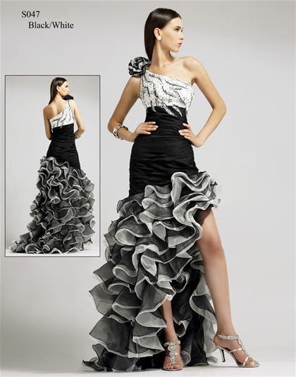 New Fashion Style: The most beautiful dresses for the betrothal in 2010