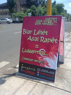 BEBAS tapi SOPAN: Contoh banner buat warnet