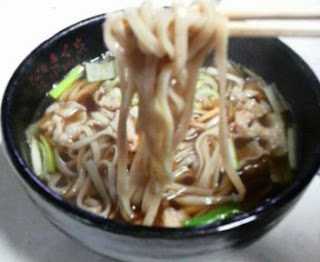 肉そば:そばの種類は並粉・二番粉そば