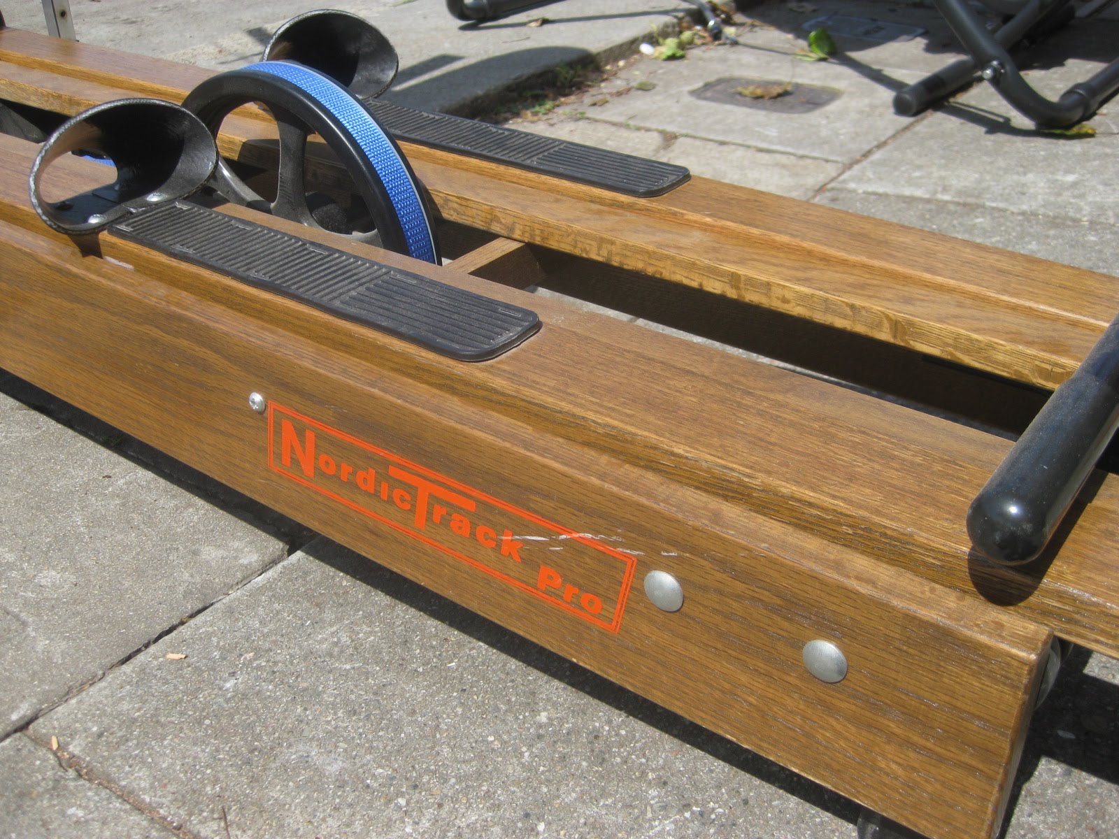 UHURU FURNITURE & COLLECTIBLES: SOLD - Nordic Track Classic Ski Machine
