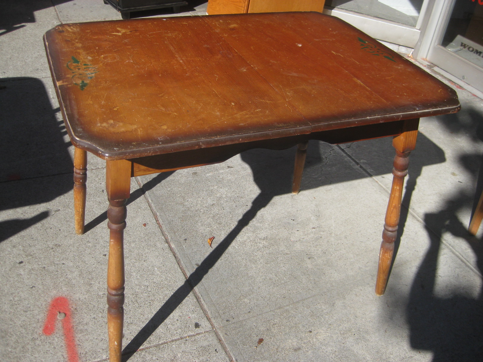 UHURU FURNITURE & COLLECTIBLES SOLD Depressionera Kitchen Table 60