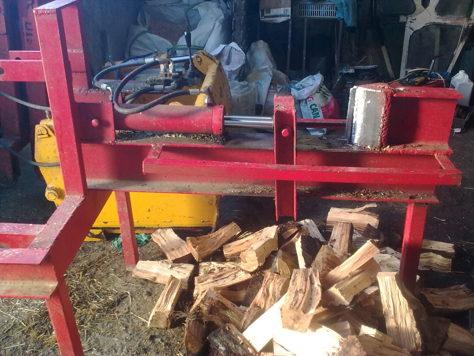 Fergusons Firewood Processor: log splitters