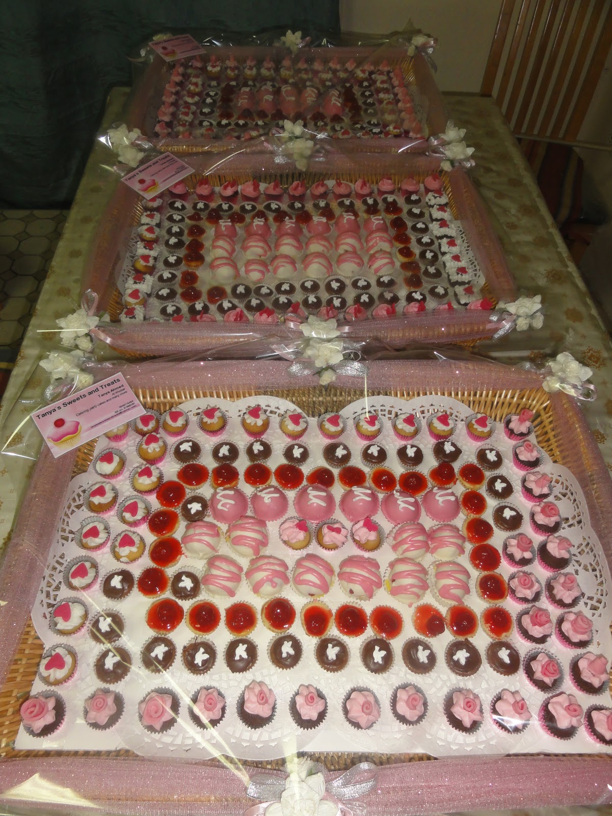 Tanya`s Sweets and Treats wedding trays