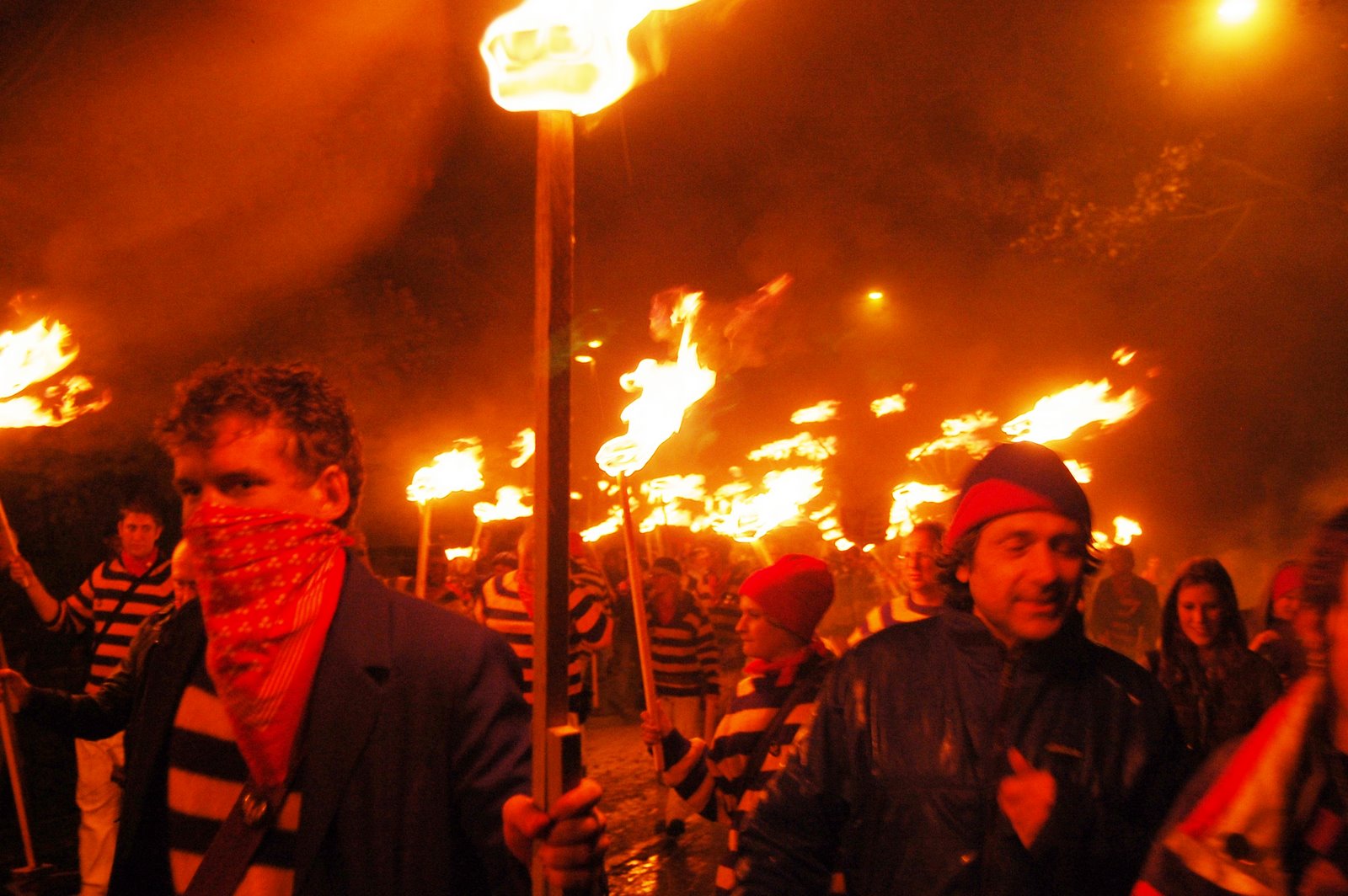 [Copy+of+bonfire4+038.jpg]