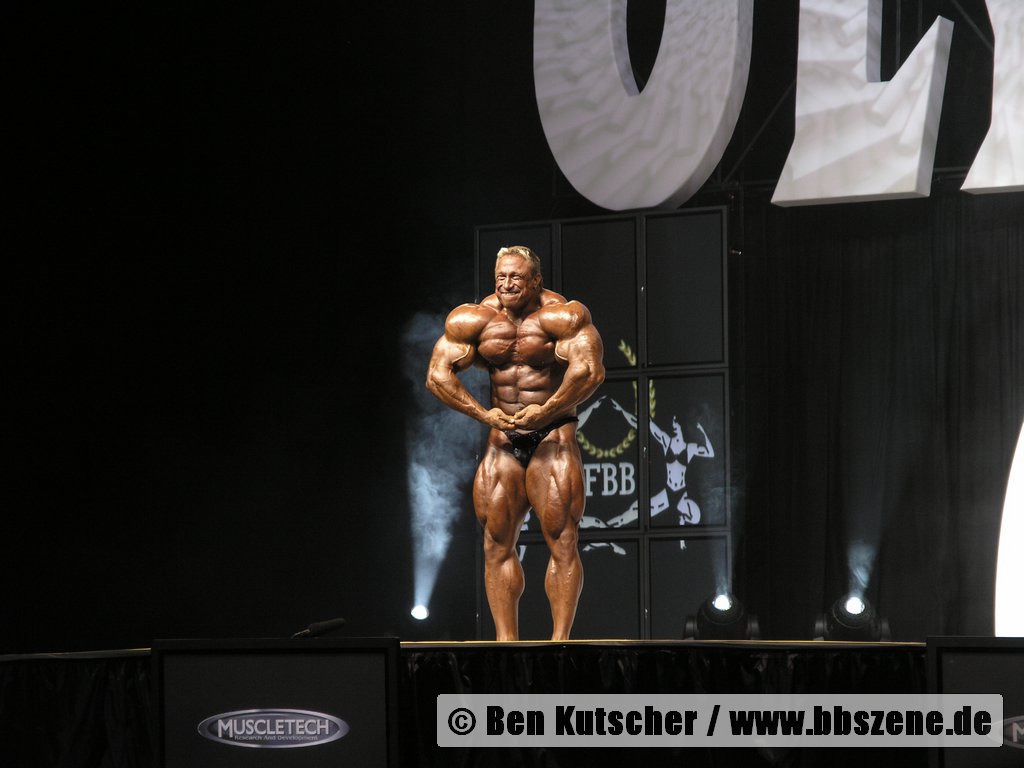 The Cellblock: Widest shoulders on earth