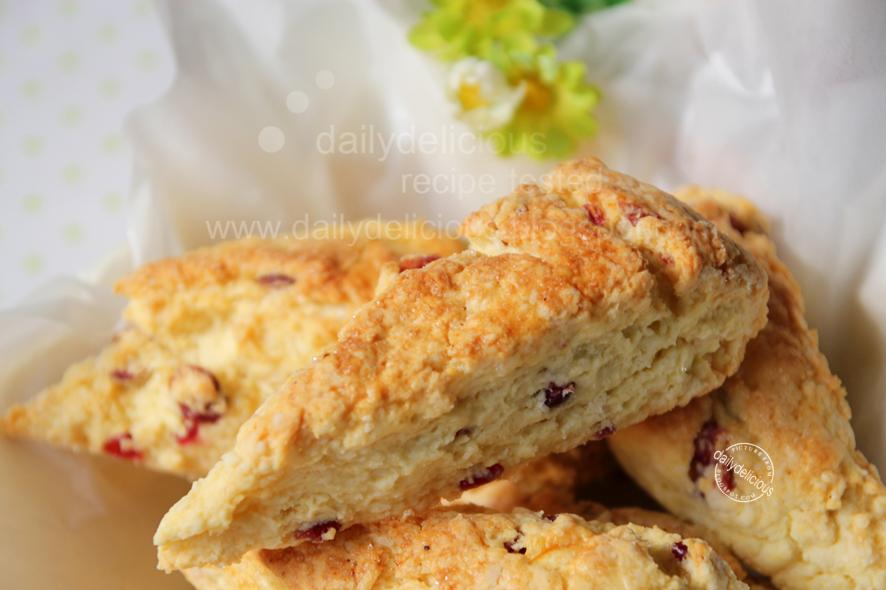 dailydelicious Cranberry Crème Fraîche Biscuits Soft, flaky and very