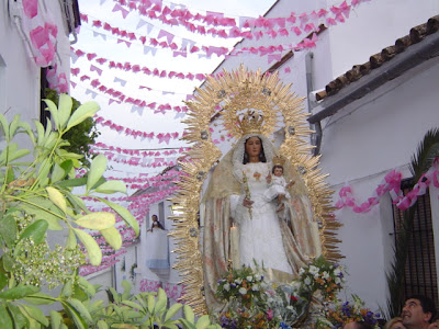 La Virgen del Robledo en su visita a los barrios